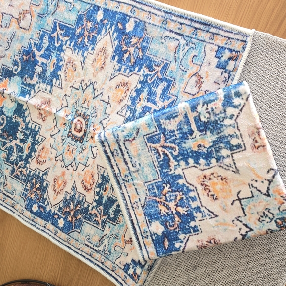 Blue and Cream Patterned Rug Set - Picture 2 of 8